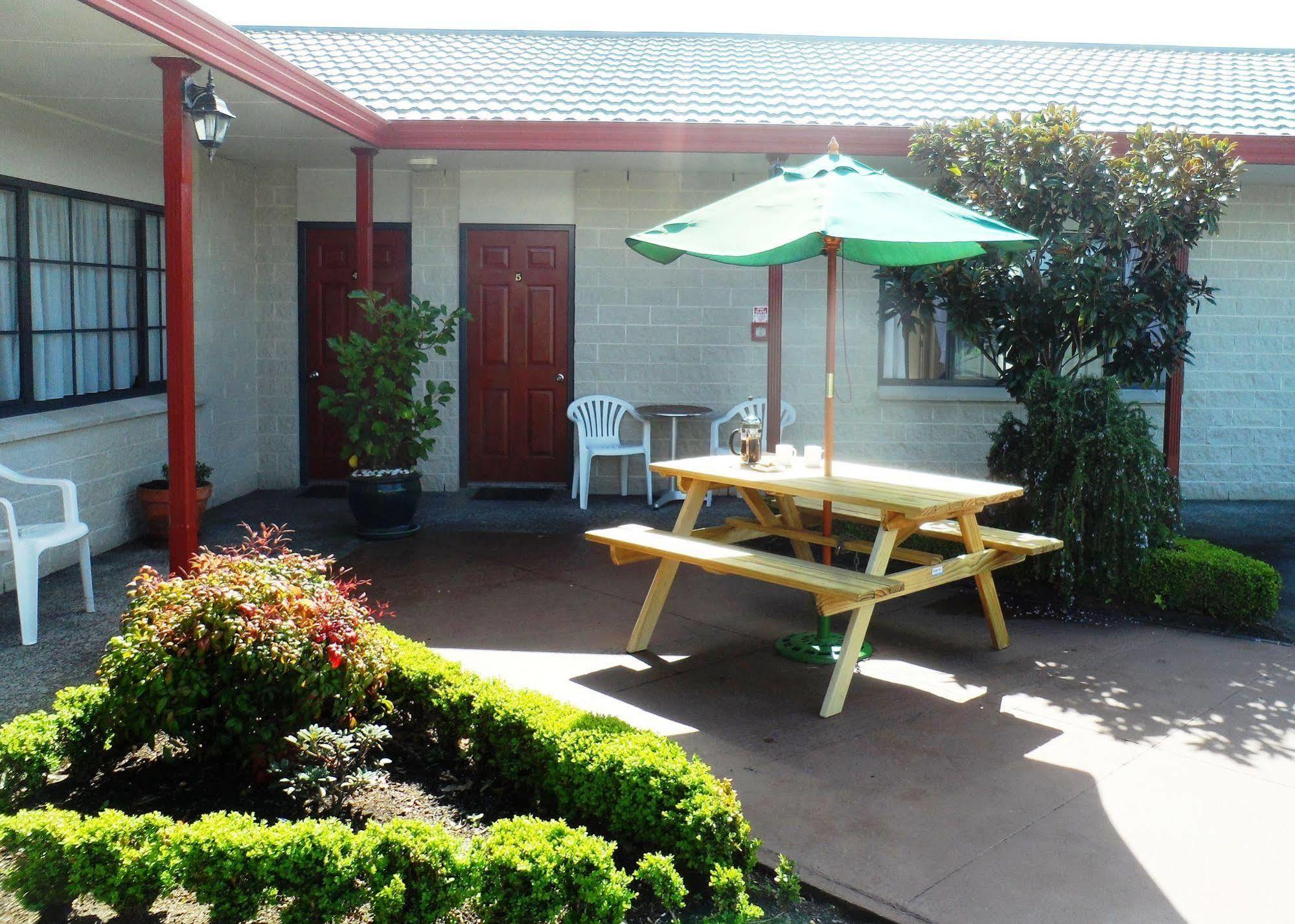 Bk'S Magnolia Motor Lodge Whanganui Eksteriør bilde