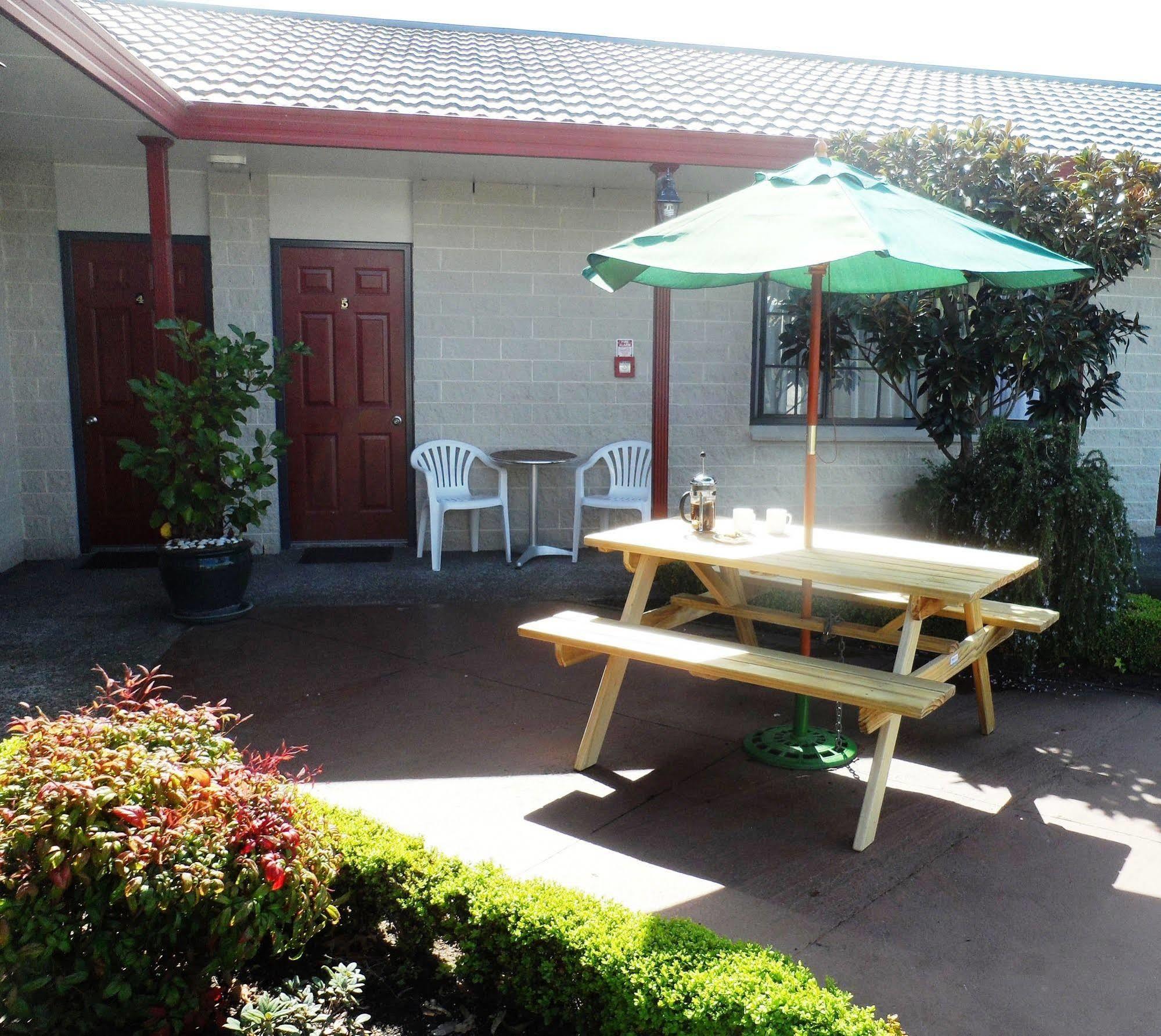Bk'S Magnolia Motor Lodge Whanganui Eksteriør bilde